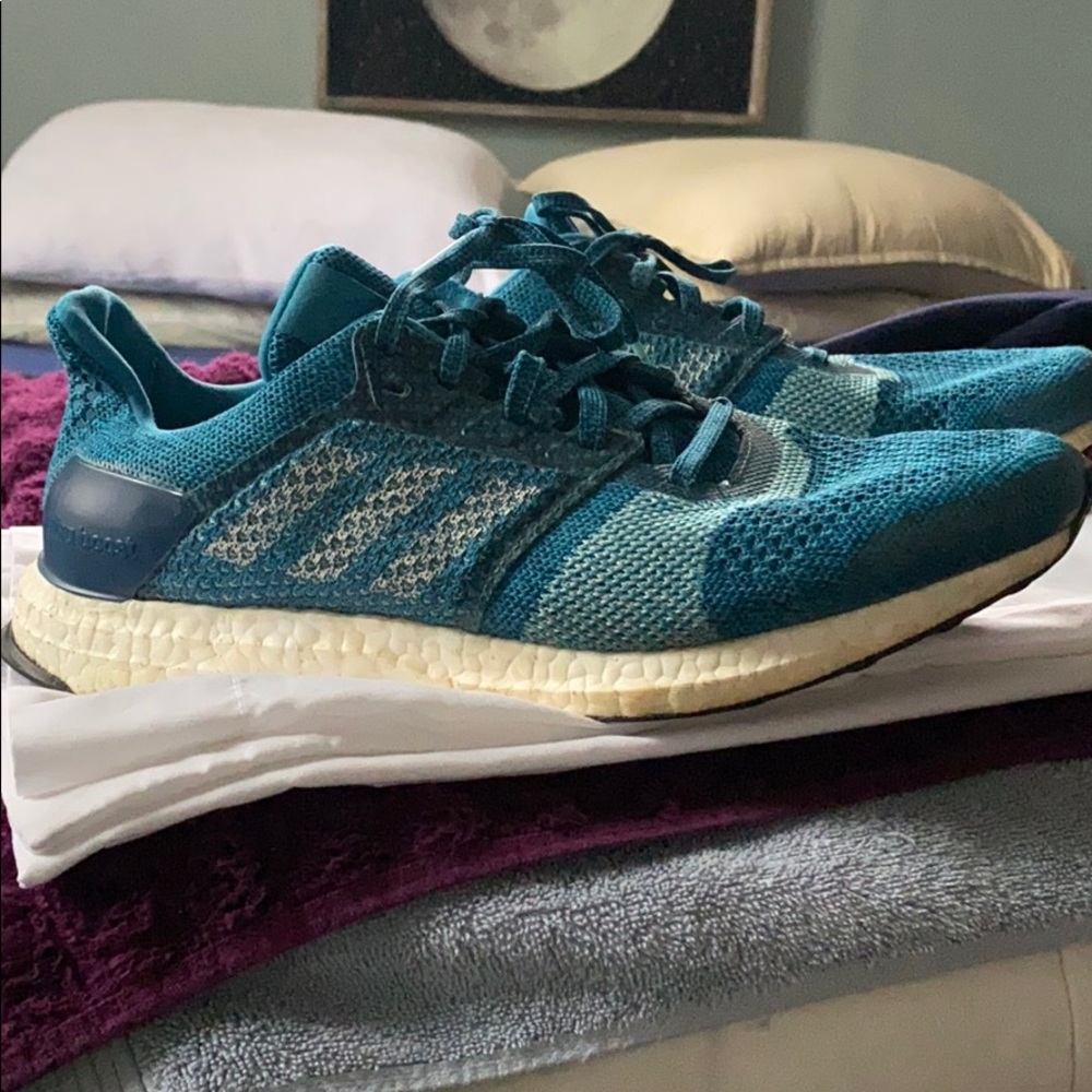 Adidas Ultra Boost 👟 - Picture 2 of 7